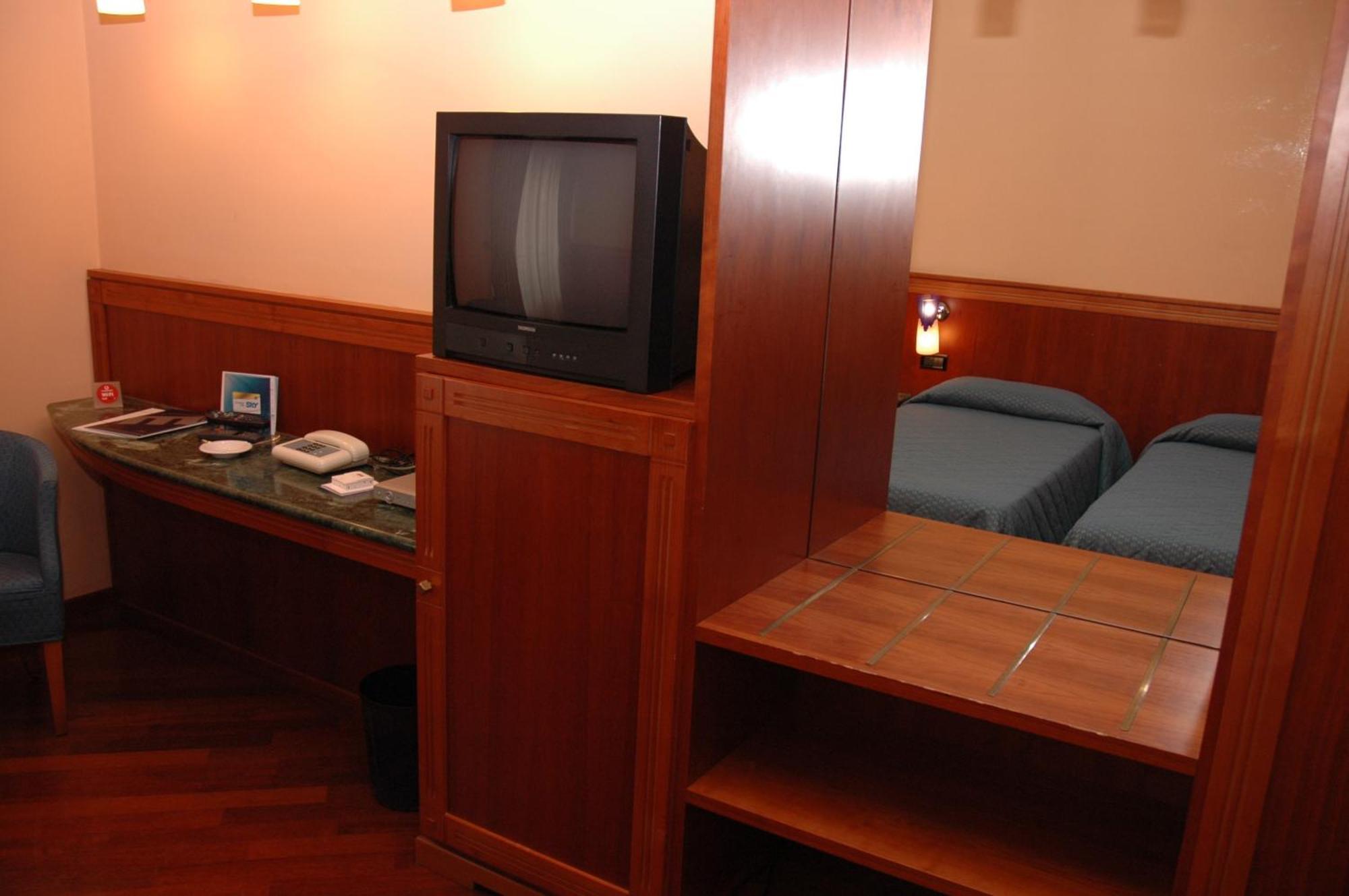 Hotel Michelangelo Palace Terni Camera foto