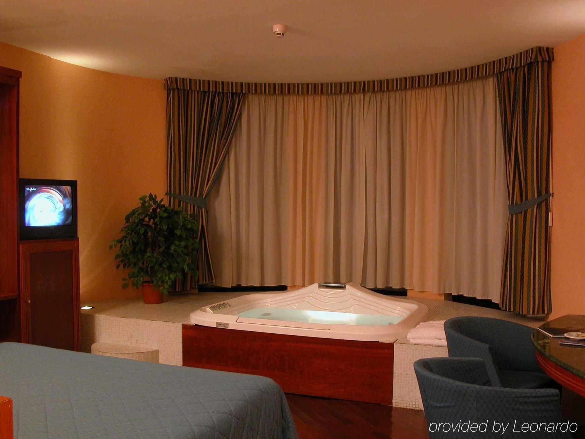 Hotel Michelangelo Palace Terni Esterno foto