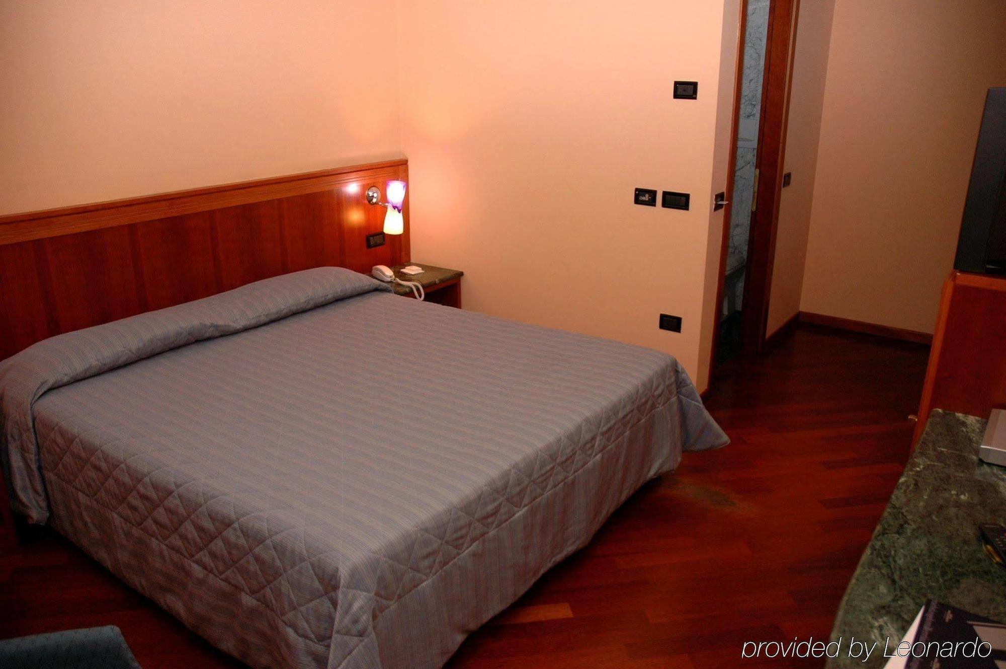 Hotel Michelangelo Palace Terni Esterno foto