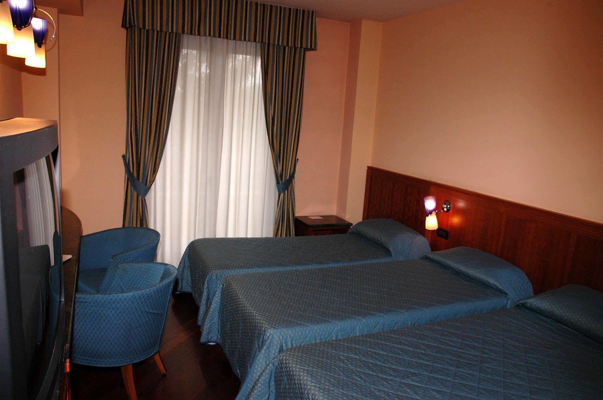 Hotel Michelangelo Palace Terni Esterno foto