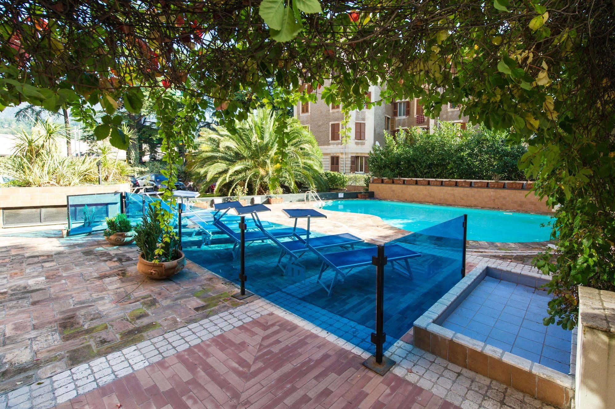 Hotel Michelangelo Palace Terni Esterno foto