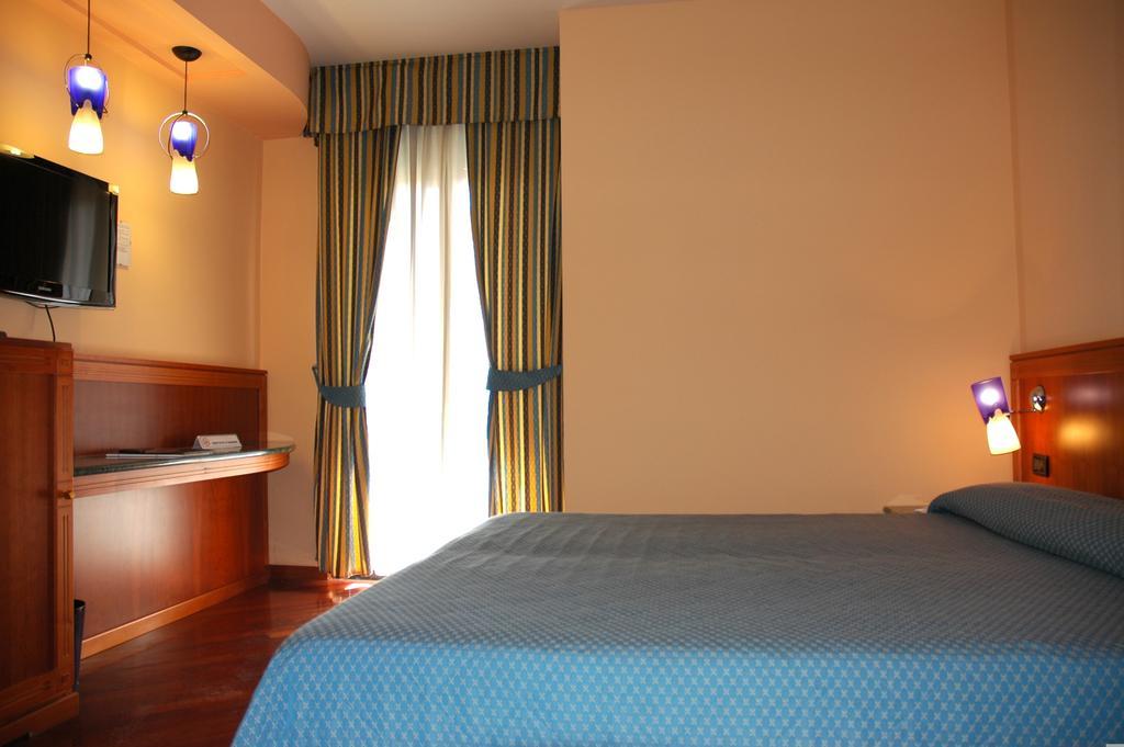 Hotel Michelangelo Palace Terni Esterno foto