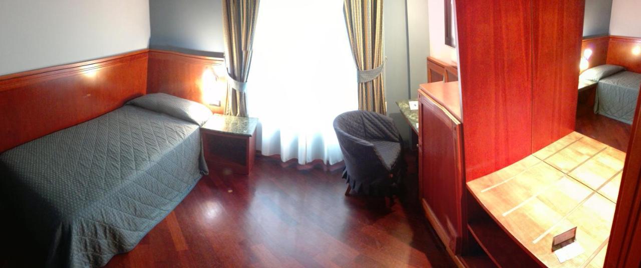 Hotel Michelangelo Palace Terni Esterno foto